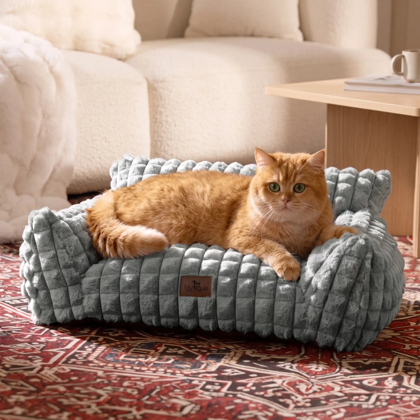 24-Inch Faux Rabbit Fur Pet Couch Bed for Cats - Luxurious 3D Diamond Pattern, Removable and Washable Cover, Non-Slip Base, Ideal for Small Dogs and Kittens